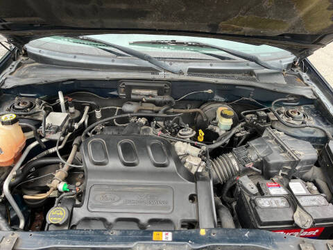 2003 Ford Escape XLS Popular