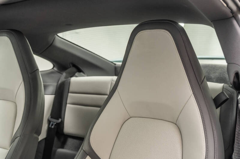 2025 Porsche 911 Carrera