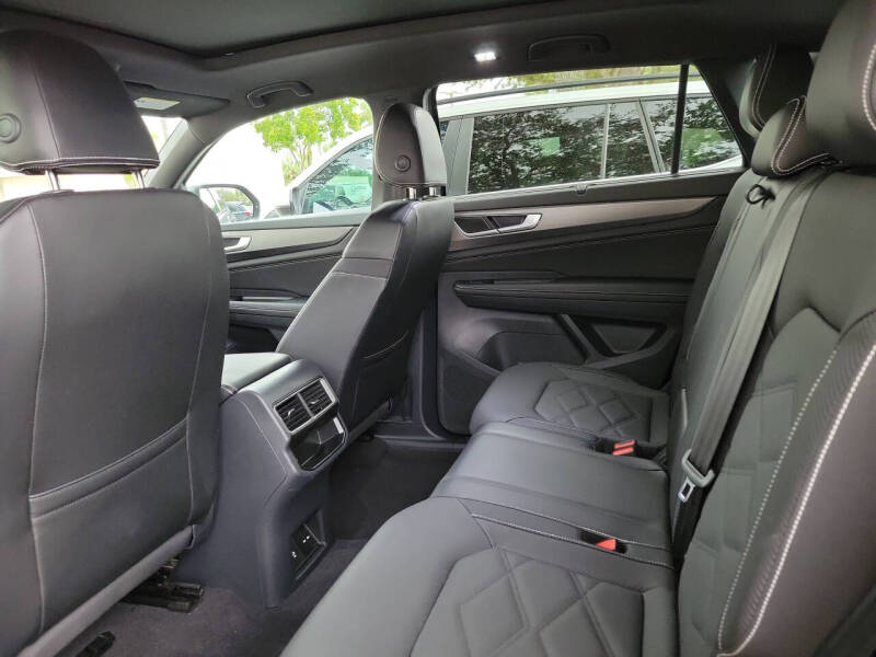 2024 Volkswagen Atlas Cross Sport SE