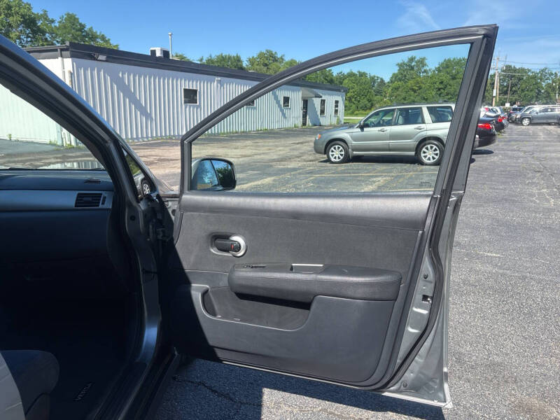 2009 Nissan Versa 1.8 S
