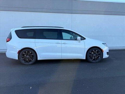2018 Chrysler Pacifica Touring Plus