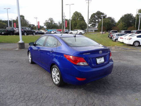 2012 Hyundai Accent GLS