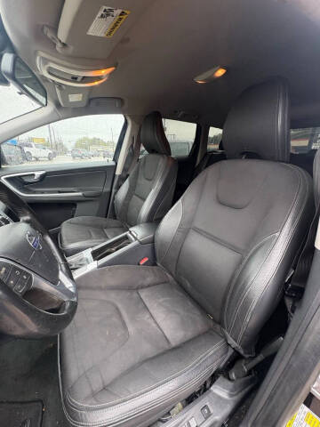 2016 Volvo XC60 T5 Drive-E