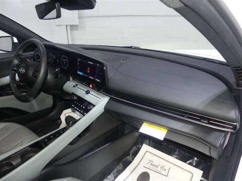 2024 Hyundai Elantra Hybrid Limited