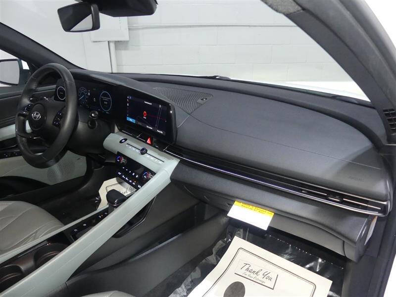 2024 Hyundai Elantra Hybrid Limited