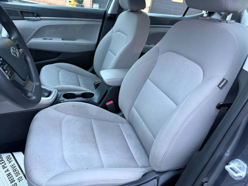 2018 Hyundai Elantra SE