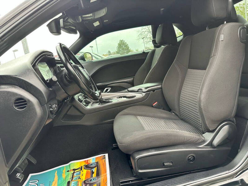 2020 Dodge Challenger SXT