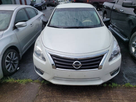2014 Nissan Altima for sale at All American Autos in Kingsport TN