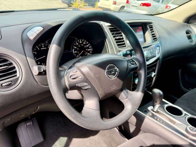 2016 Nissan Pathfinder S