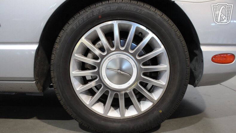 2004 Ford Thunderbird Deluxe
