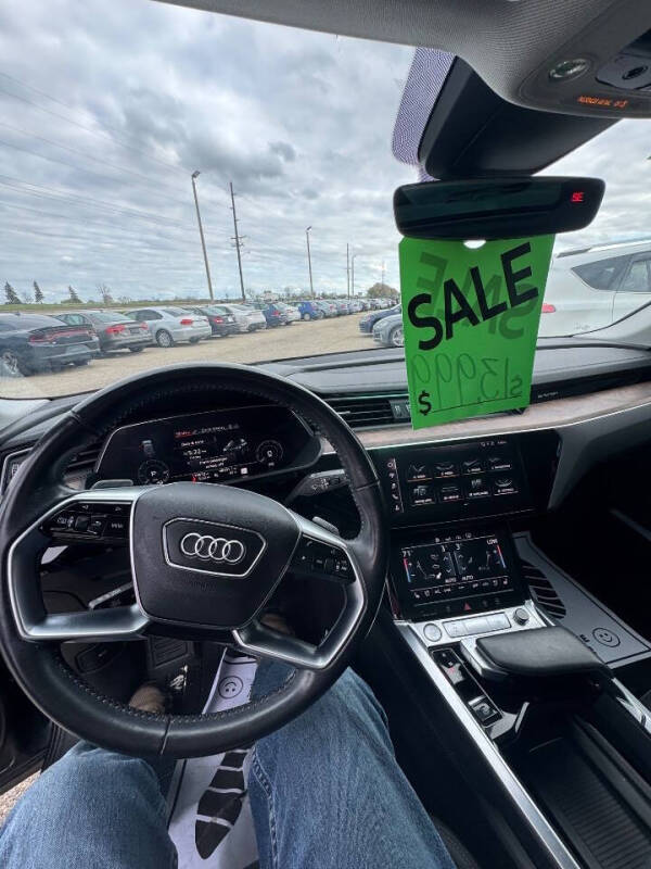 2019 Audi e-tron quattro Premium Plus