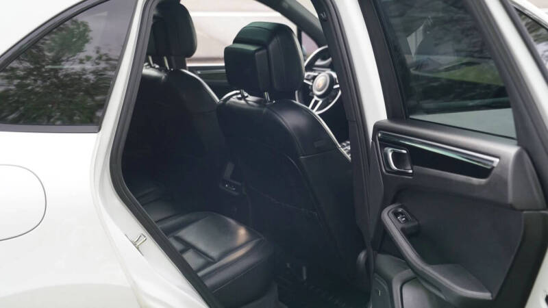 2015 Porsche Macan S