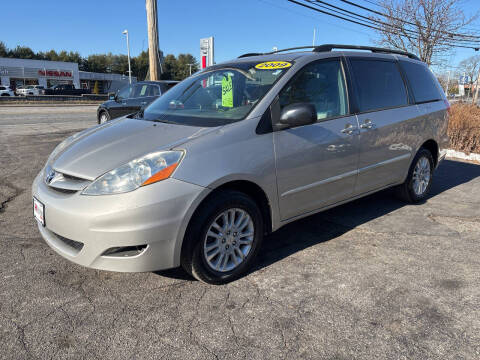 2009 Toyota Sienna LE 7-Passenger