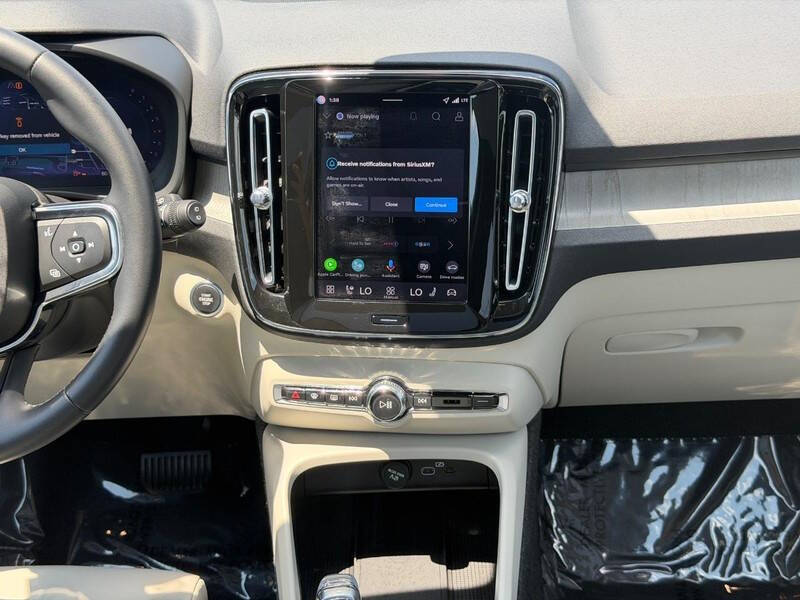 2026 Volvo XC40 B5 Plus