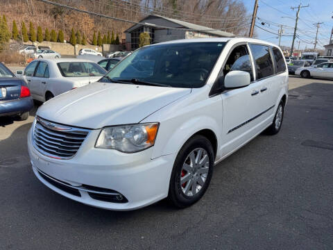 2016 Chrysler Town and Country for sale at ERNIE'S AUTO in Waterbury CT