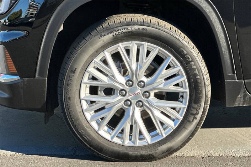 2024 GMC Acadia Elevation