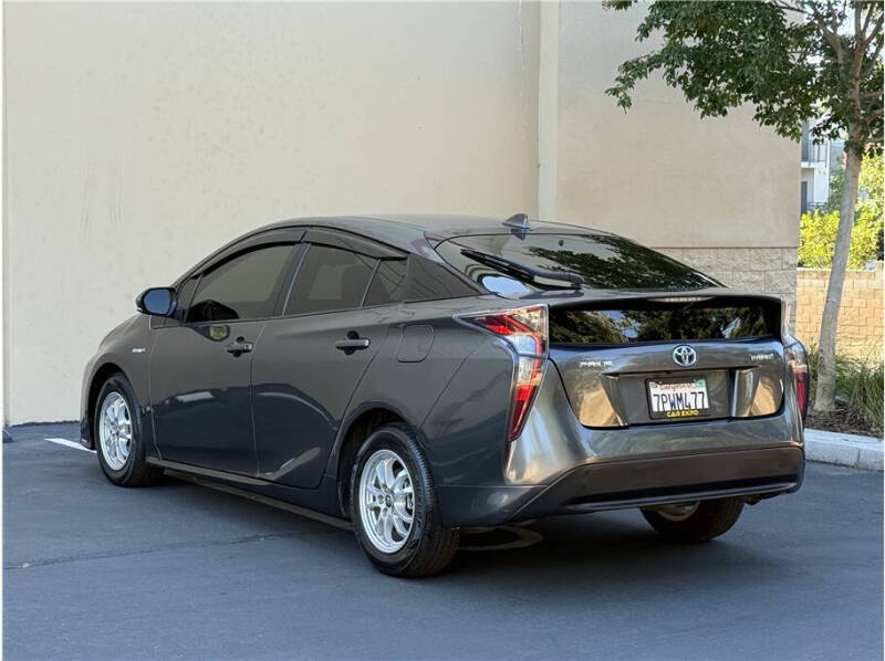 2016 Toyota Prius Two