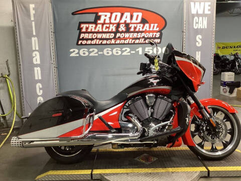 2016 Victory Magnum Black Crystal ove