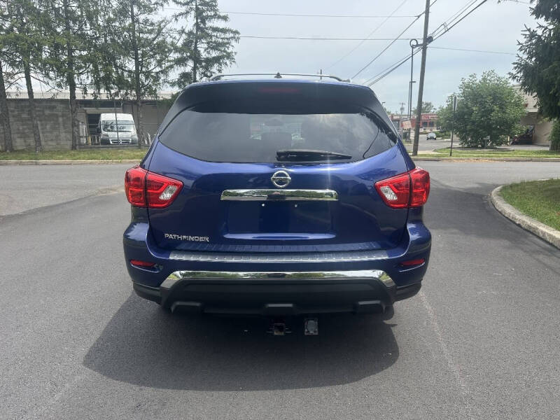 2017 Nissan Pathfinder S