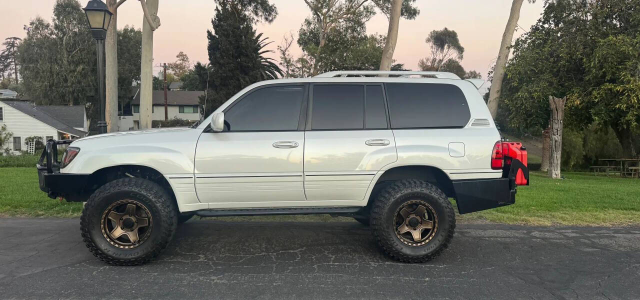 White 2004 Lexus LX 470 Base 4WD 4dr SUV 2