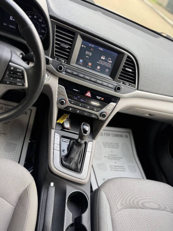 2017 Hyundai Elantra SE