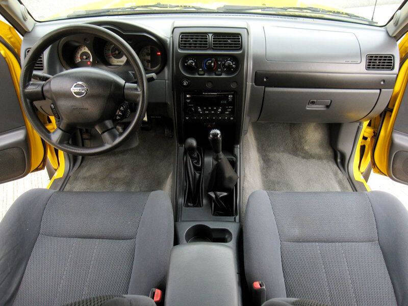 2004 Nissan Frontier XE-V6