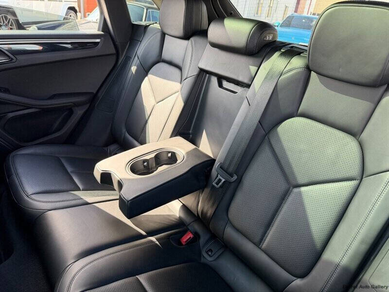 2021 Porsche Macan S