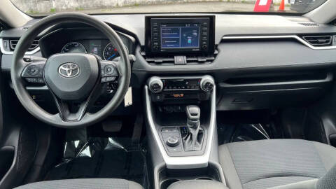 2021 Toyota RAV4 Hybrid LE