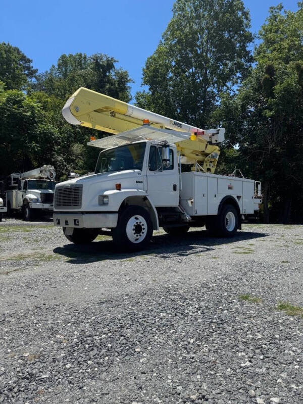2003 Freightliner FL70
