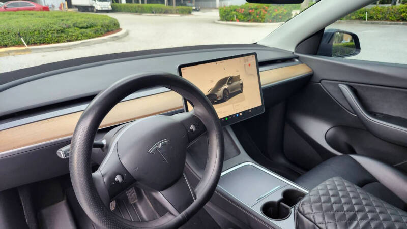 2022 Tesla Model Y Long Range - Photo 15