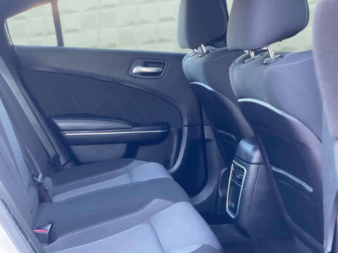 2016 Dodge Charger SXT