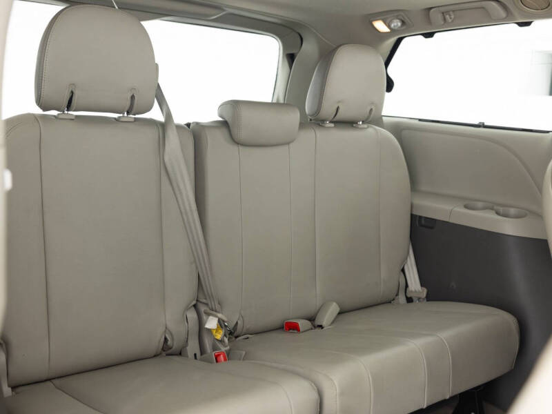 2014 Toyota Sienna Limited 7-Passenger