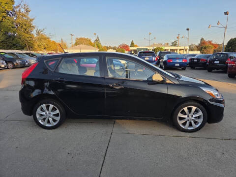 2014 Hyundai Accent SE