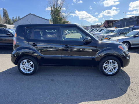 2011 Kia Soul +