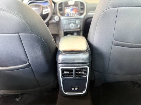 2020 Chrysler 300 Touring