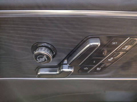 2025 Cadillac LYRIQ Luxury 3