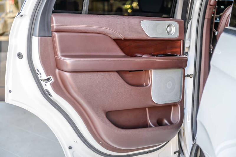 2019 Lincoln Navigator Black Label