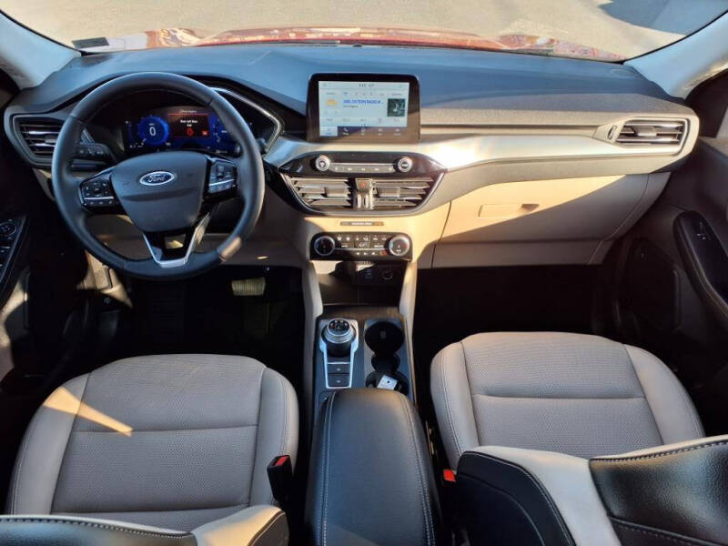 2022 Ford Escape Titanium