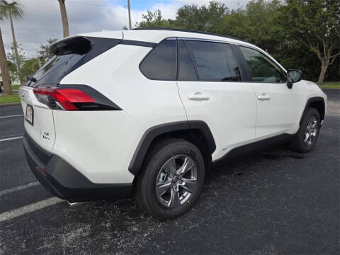 2025 Toyota RAV4 Hybrid LE