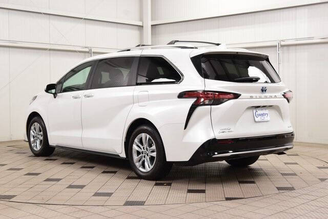 2025 Toyota Sienna Limited 7-Passenger