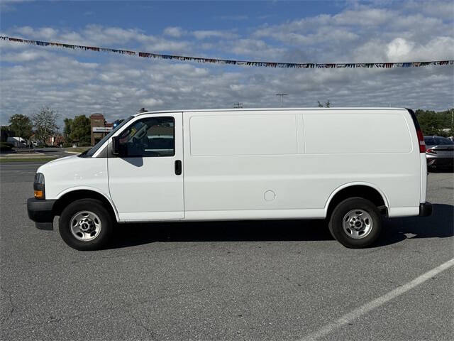 2023 GMC Savana 2500