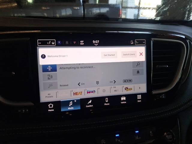 2026 Chrysler Pacifica Select