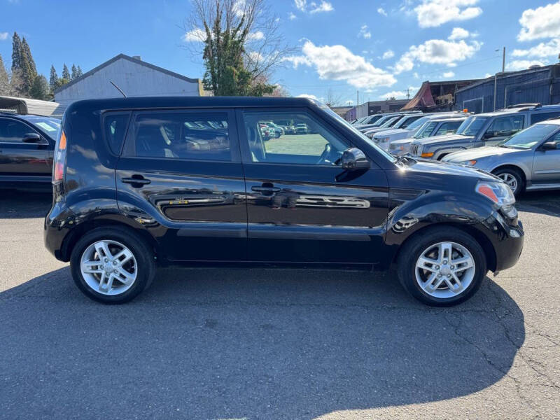 2011 Kia Soul +