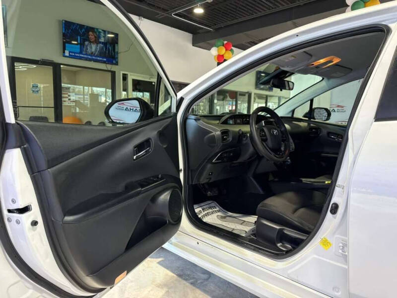 2019 Toyota Prius L Eco
