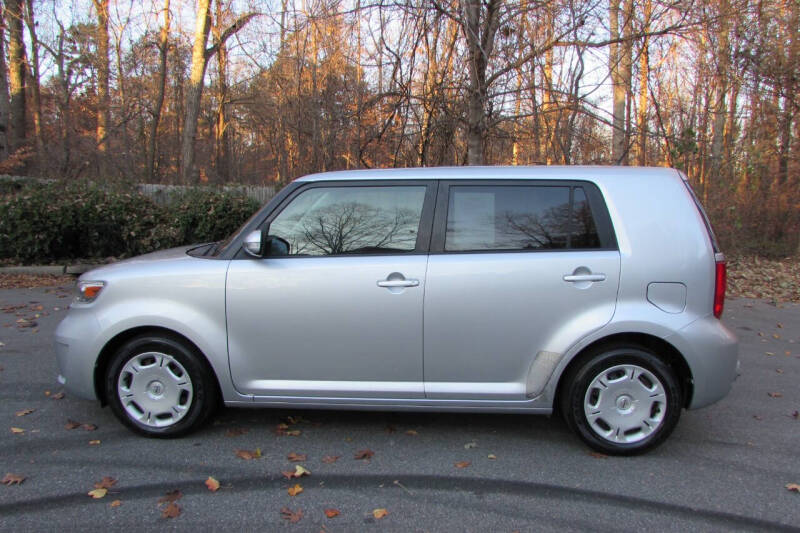 2010 Scion xB Base photo 3