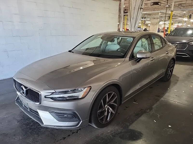 2020 Volvo S60 T5 Momentum