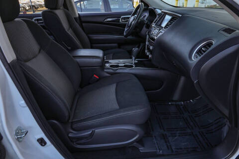 2020 Nissan Pathfinder SV