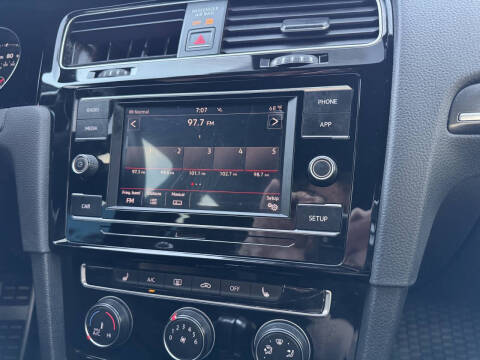 2018 Volkswagen Golf GTI S