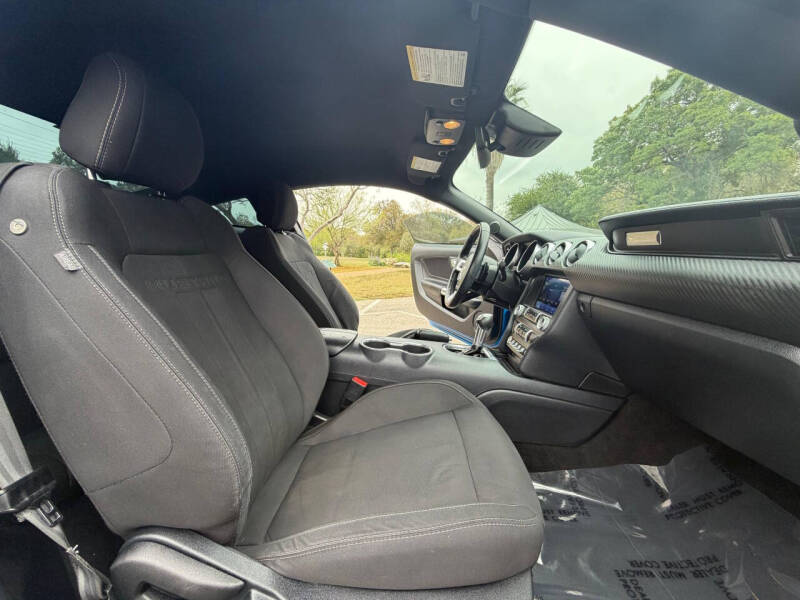 2021 Ford Mustang EcoBoost