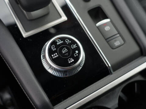 2024 Mitsubishi Outlander PHEV SE
